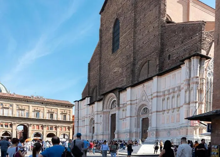 Piazza Santo Stefano 6 - By Bolognacentro Luxuryh 3*