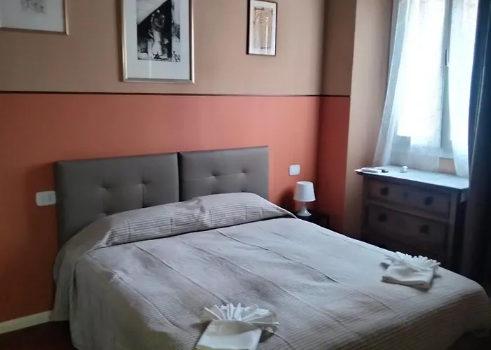 Piazza Santo Stefano 6 - By Bolognacentro Luxuryh בית הארחה 3*
